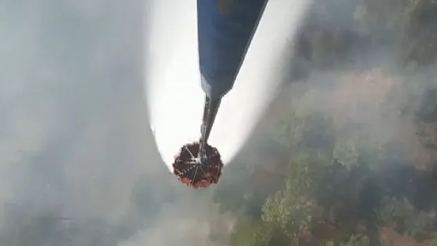 11 HELİKOPTER, 9 UÇAK ALEVLERE MÜDAHALE EDİYOR