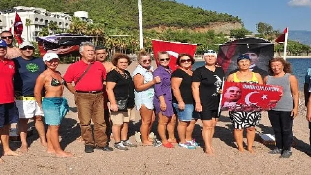 Atatürk'e saygı için yüzdüler