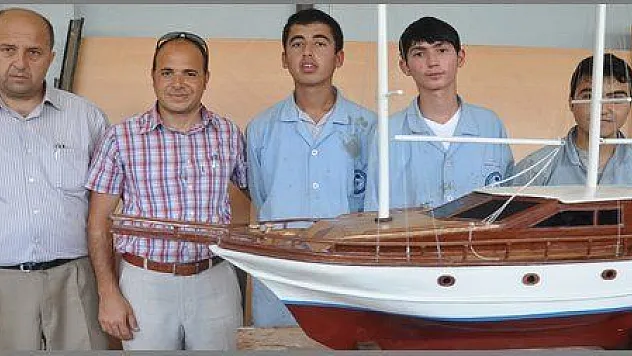 ENDÜSTRİ MESLEK LİSESİ BAŞARILI BİR DÖNEM GEÇİRDİ