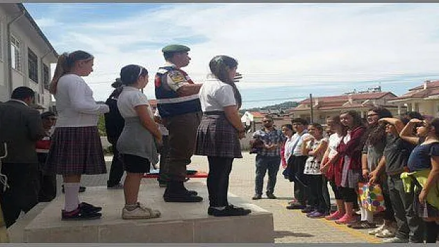 TRAFİKTE SAYGIYI ANLATTILAR ÖDÜL KAZANDILAR