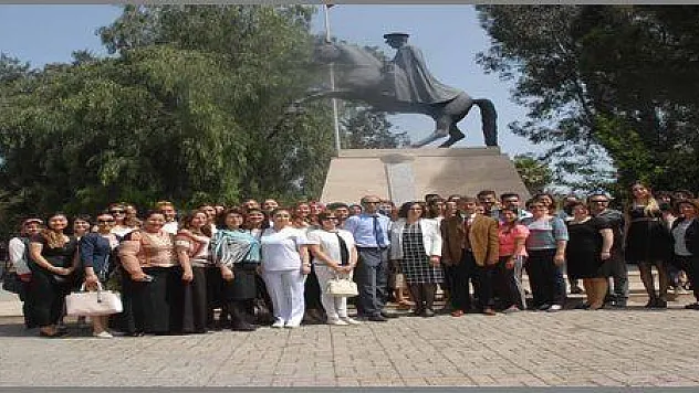 HEMŞİRELER GÜNÜNE KAPLUMBAĞALI KUTLAMA