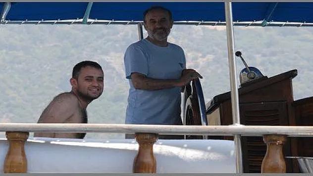 KAPUSUZ VE AİLESİNİ MAVİ YOLCULUKTA YAKALADIK