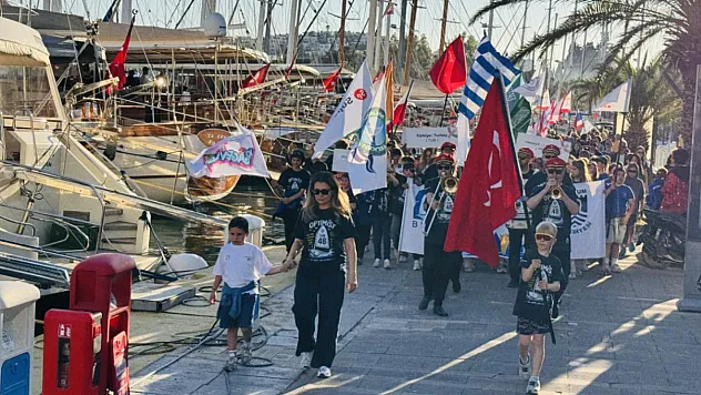 14. Bodrum Uluslararası Optimist Yarışları'nın kortej yürüyüşü yapıldı