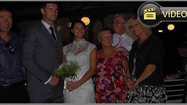 İNGİLİZ BOKSÖR FETHİYE'DE YAPILAN DÜĞÜNLE DÜNYA EVİNE GİRDİ