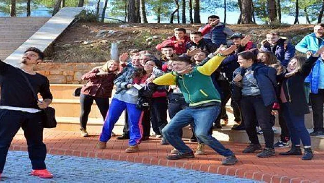 MSKÜ KIZ VE ERKEK VOLEYBOL TAKIMLARI 1. LİGE YÜKSELDİ...