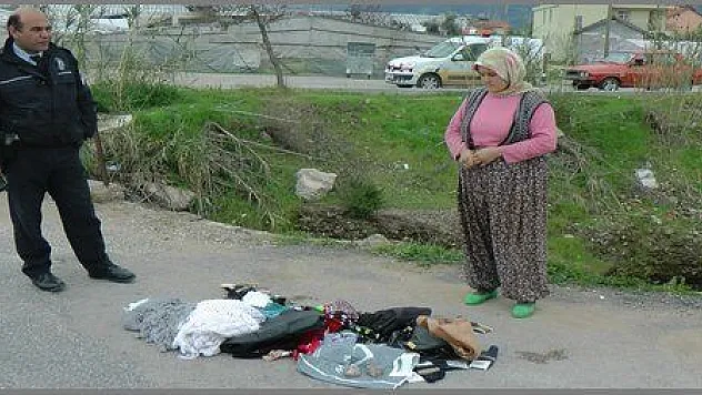 HIRSIZLAR ÇALDIĞI PARAYI DEREYE ATTI