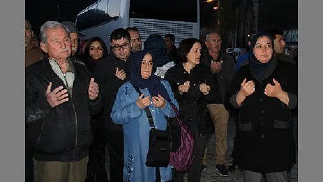 UMRE YOLCULARI DULAR İLE UĞURLANDI