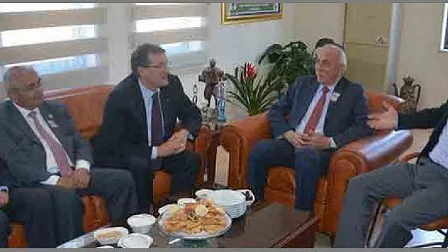 CHP'Lİ ADAYLAR FETHİYE BELEDİYESİNİ ZİYARET ETTİ