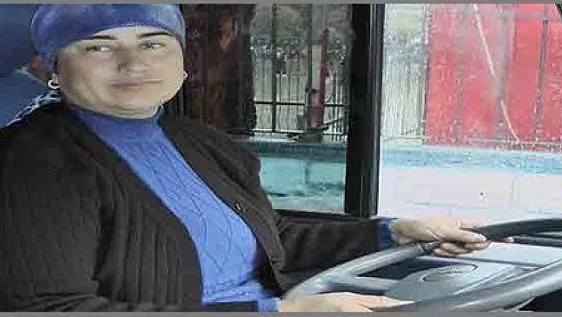 BAYAN ŞOFÖR SERVİSCİLİK YAPIYOR