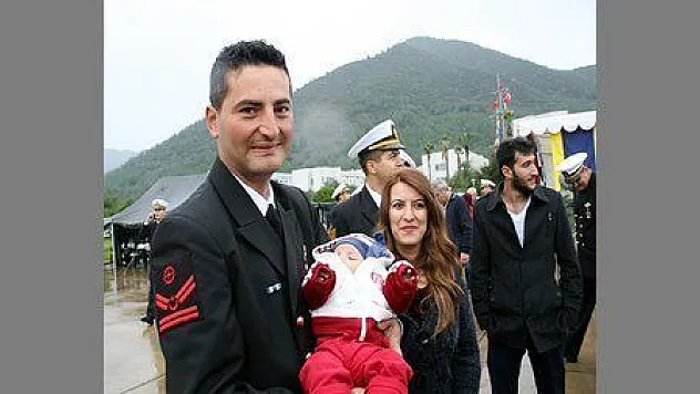BEBEĞİNİ İLK KEZ GÖRDÜ (Marmaris)
