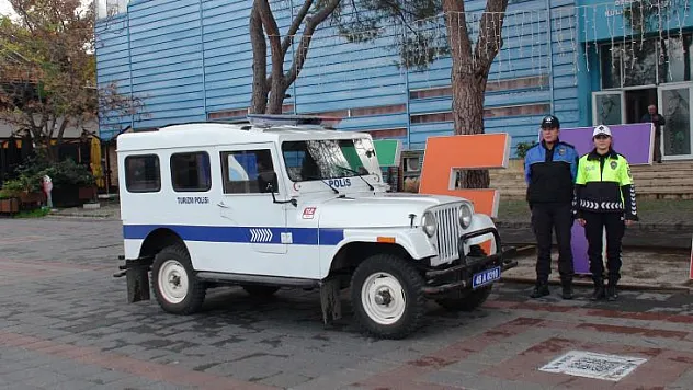 1954 MODEL NOSTALJİK JİP TANITILDI