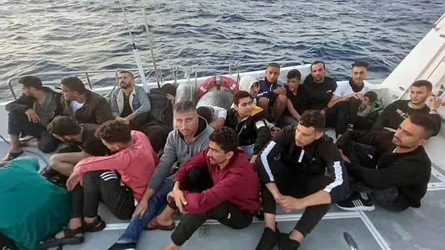 20 düzensiz göçmen kurtarıldı