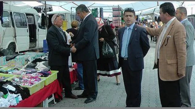  CHP'Lİ KERAMETTİN YILMAZ PAZARI DOLAŞTI (görüntülü)