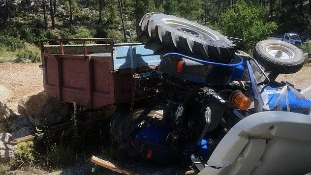 Traktör devrildi: 5 yaralı