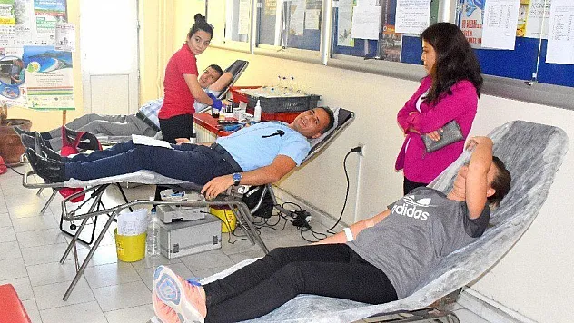 Tarım personeli kan bağışladı