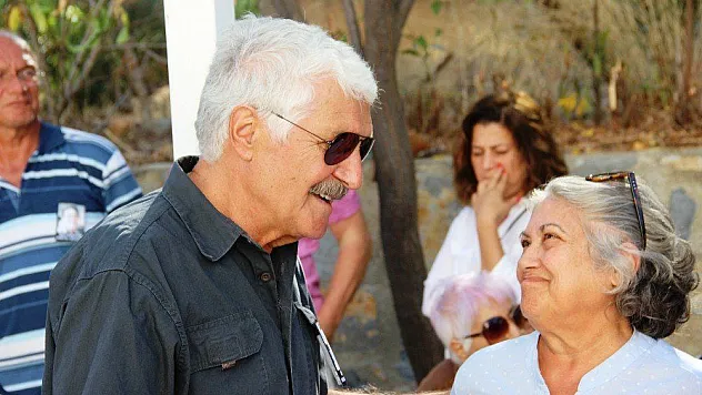 Ünlü oyuncu Salih Kalyon'dan 47 yıllık eşine son veda