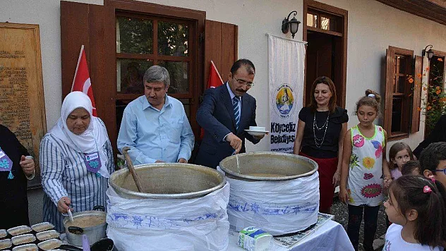 Köyceğiz Belediyesinden aşure ikramı