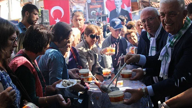 Tarihi meydanda tarhana kazanları kaynadı