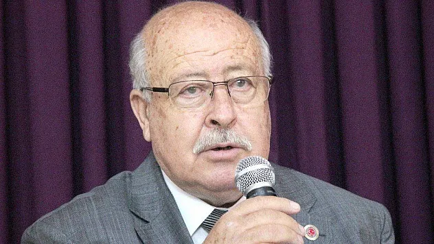 Muhtarlar Federasyonu Başkanı Gümüş 'Muhtarlar siyaset yapmasın'