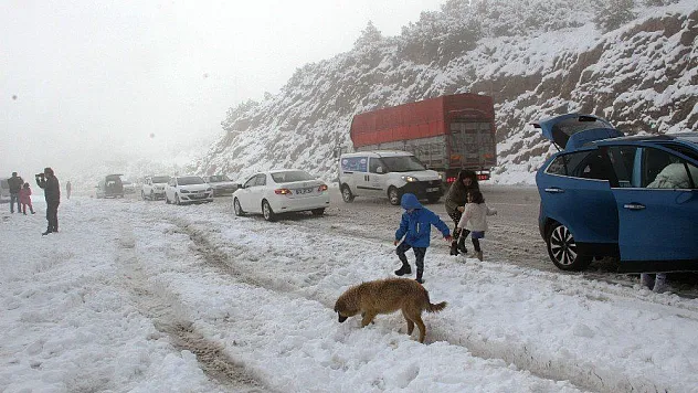 Muğla'nın yüksek kesimlerinde kar keyfi