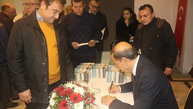 'Anektodlar' için imza günü düzenlendi