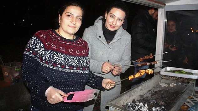 Gündüz ev kadını, gece iş kadını