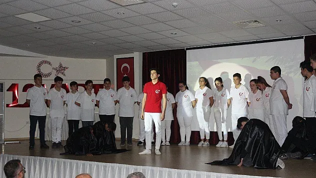 Mehmet Akif, Marmaris'te düzenlenen törenle anıldı