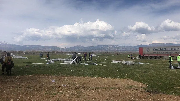 Deprem bölgesinde yaralar sarılmaya başlandı