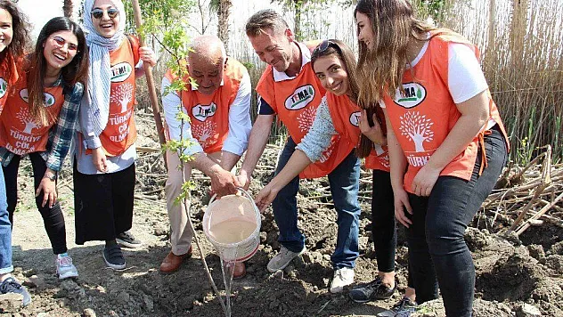 Ortaca'da fidanlar toprakla buluştu