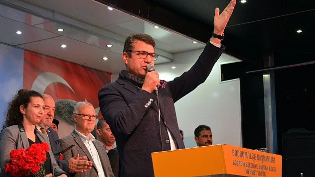 Mehmet Tosun, Bitez'de binlere seslendi