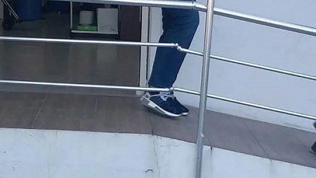 Hırsızlık zanlısı kafede kahve içerken yakalandı