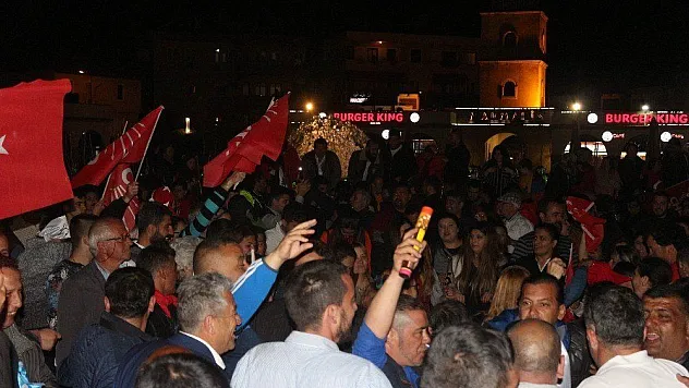 Marmaris'te seçim kutlaması