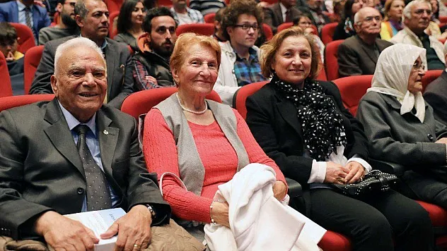 Muğla'da 'Yücel'in Çiçekleri' seyircisiyle buluştu
