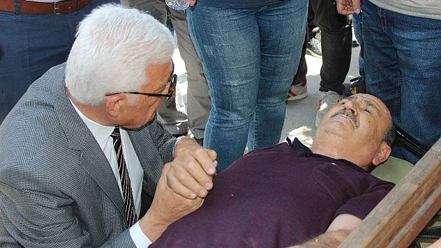 Cuma'da fenalaştı, ilk müdahaleyi doktor belediye başkanı yaptı