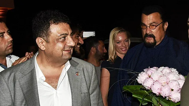 ABD'li aktör Steven Seagal'ın anlamsız kaprisi herkesi şaşırttı