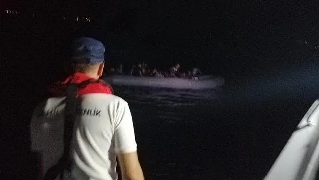 Mülteciler kaçtı, Sahil Güvenlik kovaladı