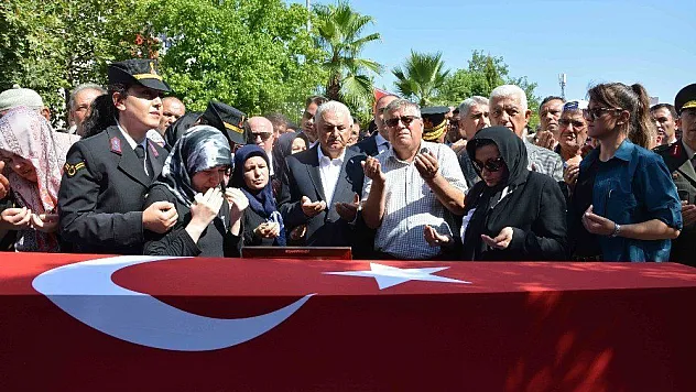 Şehit Üsteğmen Kargın son yolculuğuna uğurlandı