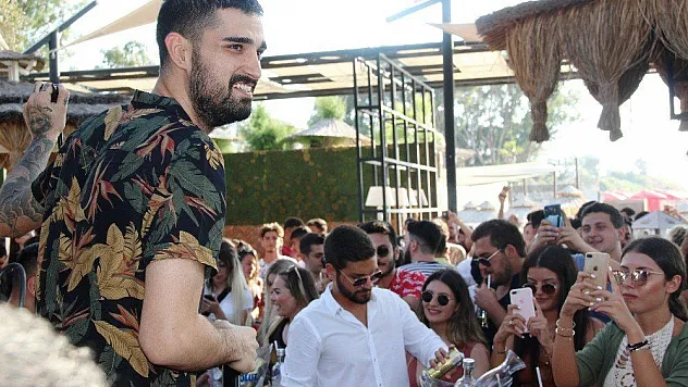 İdo taburcu olur olmaz sahnelere döndü