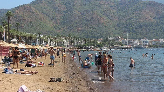 Turizm kentlerinde bayram yoğunluğu, oteller yüzde yüz doluluğa ulaştı