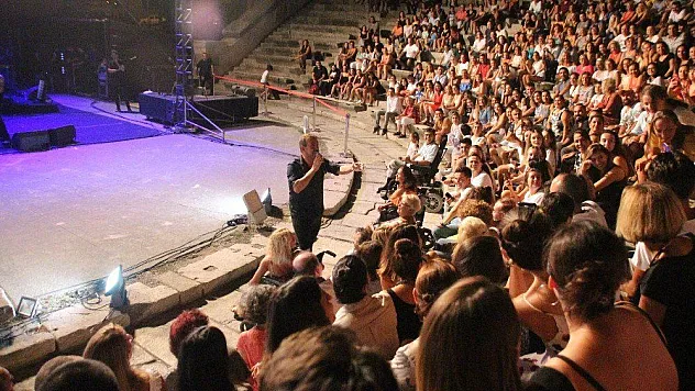 Haluk Levent'ten hayranlarına: 'Çektiğiniz fotoğrafların beni sevmenizle bir alakası yok'