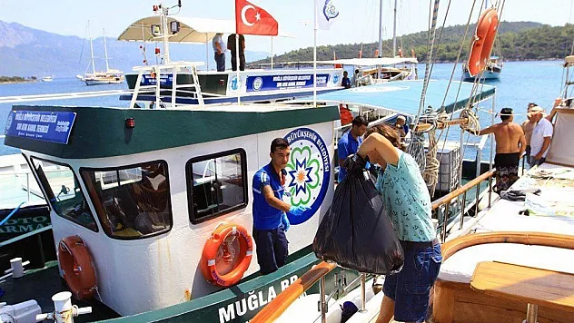 Muğla Büyükşehir 2 bin 597 tekneden atık topladı