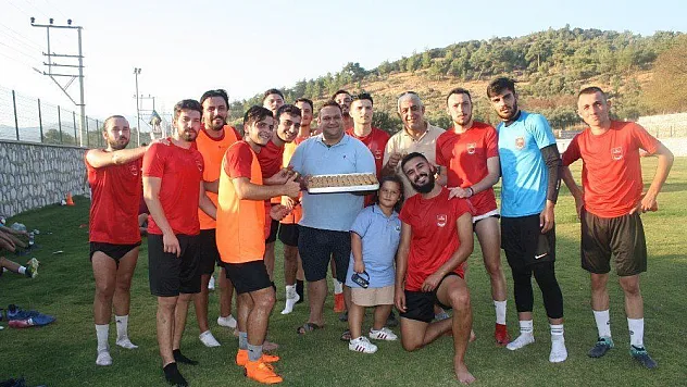 MİLAS BEÇİN ESNAFSPOR 1967 TOPBAŞI YAPTI