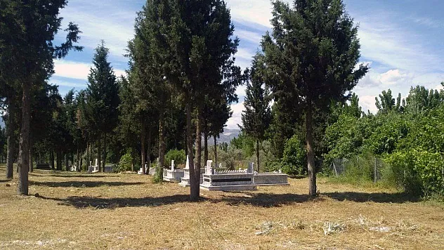 Muhtarlardan Büyükşehir'e mezarlık hizmeti teşekkürü