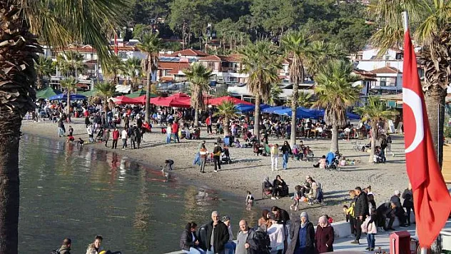 2023'Ü DENİZDE KARŞILADILAR