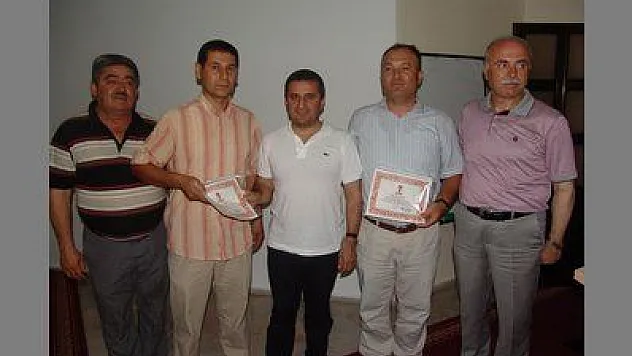 AK PARTİ, TEŞEKKÜR BELGESİ DAĞITTI