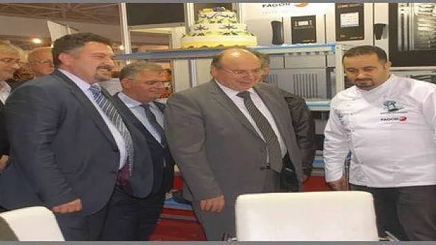 FUARI 50 BİN KİŞİ GEZDİ