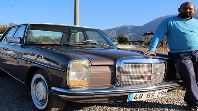 KLASİK ARABA TUTKUNU...