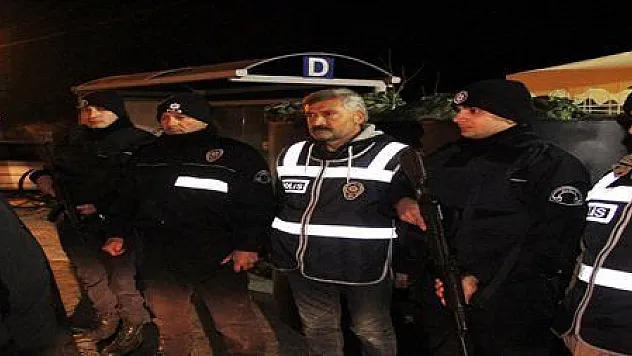 EMNİYET MÜDÜRÜ NÖBETTEKİ PERSONELİN YENİ YILINI KUTLADI...