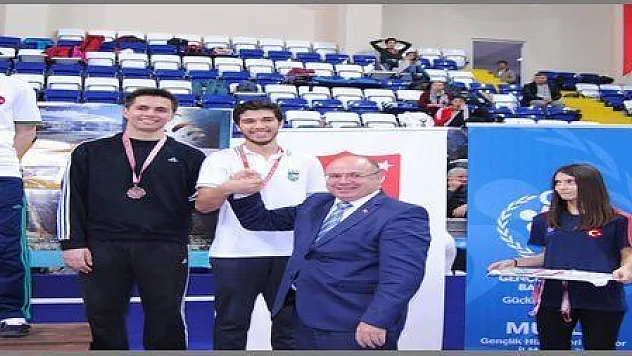 TÜRKİYE ESKRİM AÇIK TURNUVASINDA ÖDÜL GÜNÜ