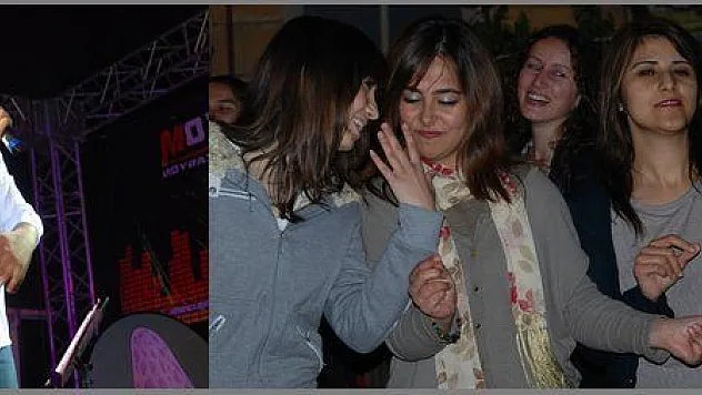 FESTİVALİ FETHİYELİ SANATÇILAR COŞTURDU